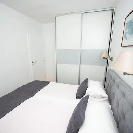 Kosor Spring - Riverside 블라카예