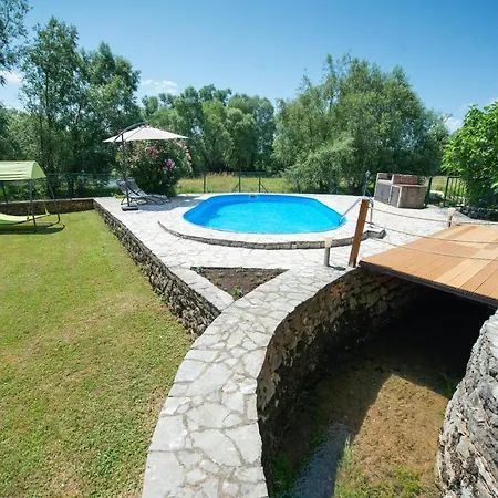 Kosor Spring - Riverside *