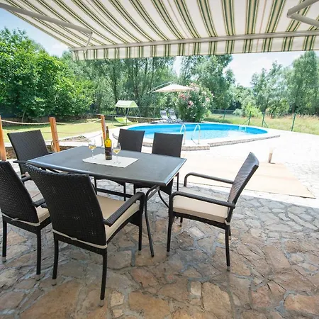 Kosor Spring - Riverside 블라카예