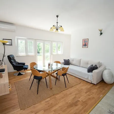 Kosor Spring - Riverside 빌라 *