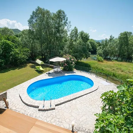 Kosor Spring - Riverside