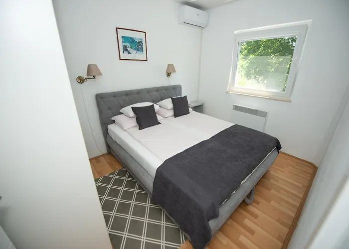 Kosor Spring - Riverside *