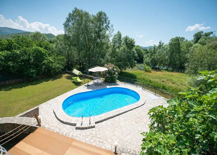 Kosor Spring - Riverside